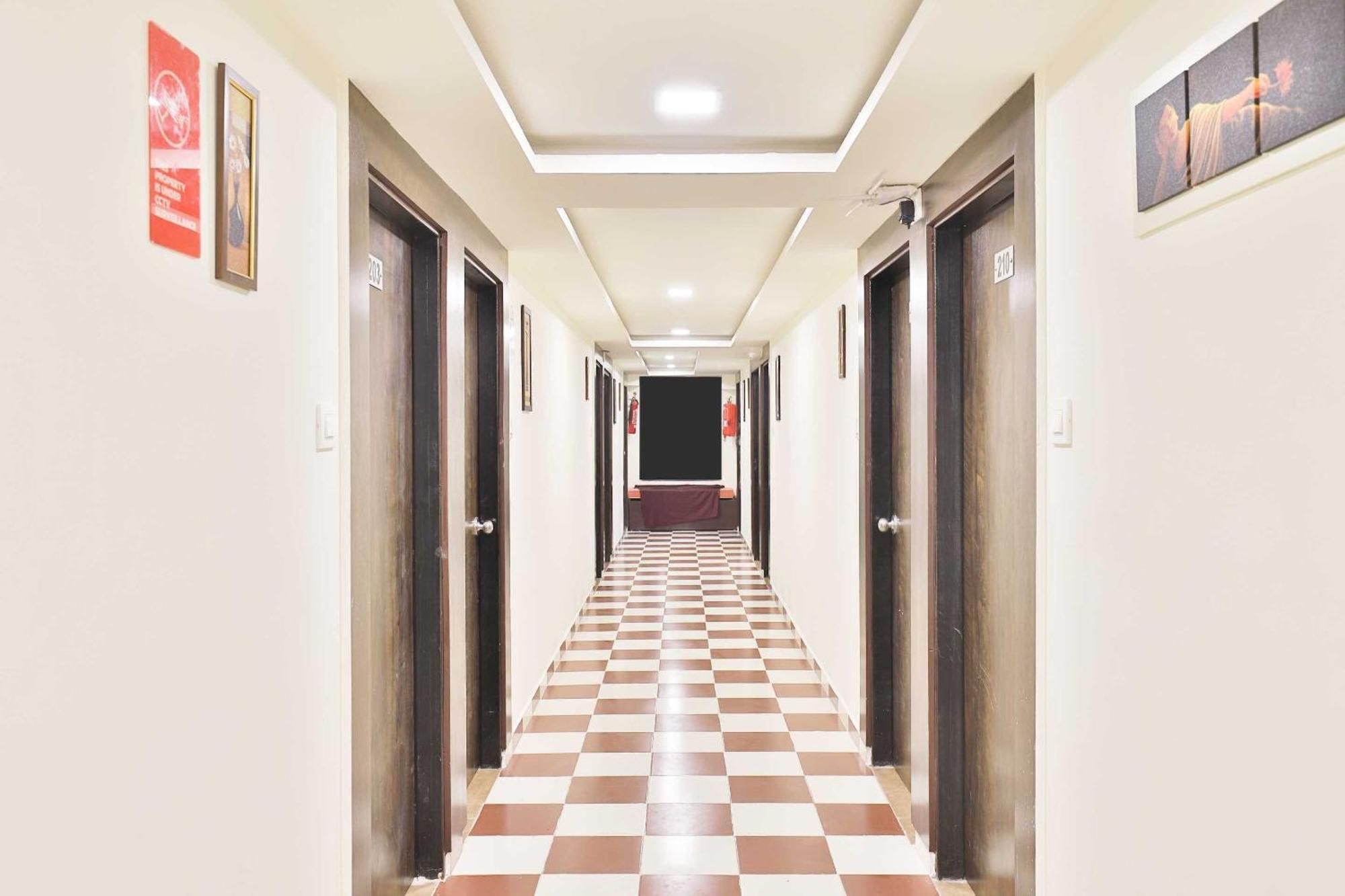 Hotel O Kajri Koba Extérieur photo
