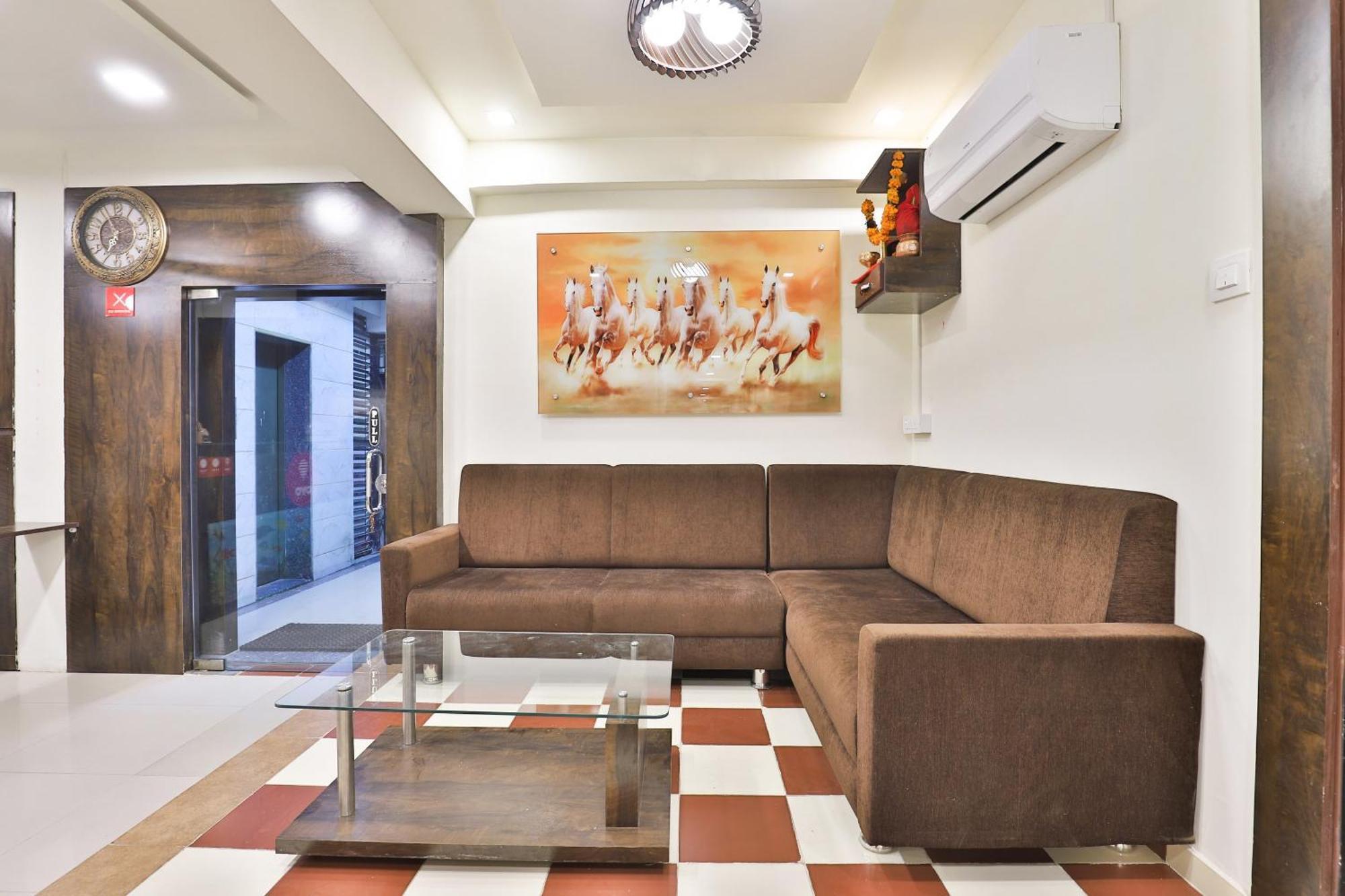 Hotel O Kajri Koba Extérieur photo