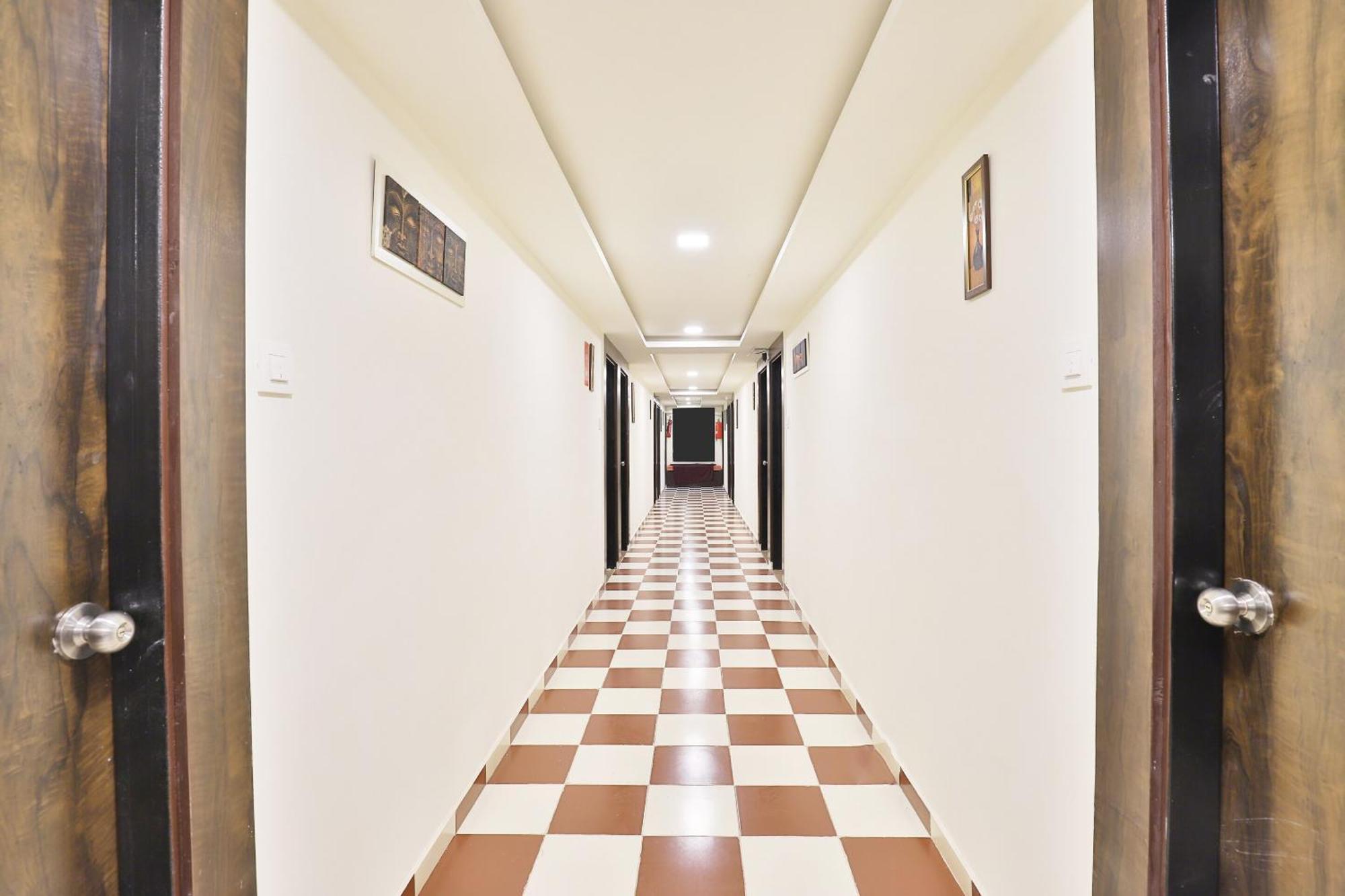 Hotel O Kajri Koba Extérieur photo